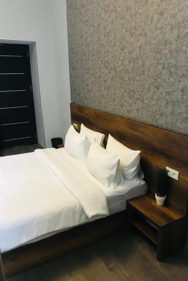 2Nd Floor Hotel Tiflis Dış mekan fotoğraf